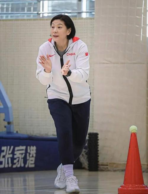 女篮李昕身高多少？李昕篮球身高？
